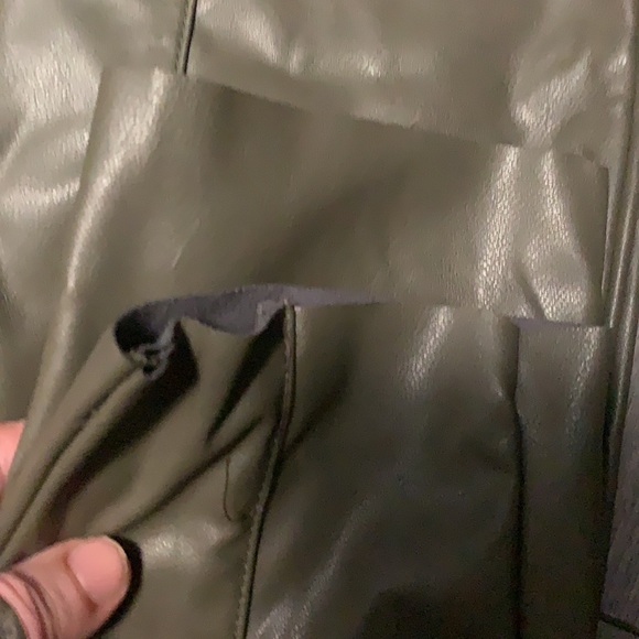 H &M Olive Green Pleather pant. Size 8 - Picture 2 of 7